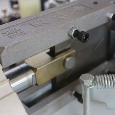 Macchina di curvatura automatica per arredi in legno e alberghi