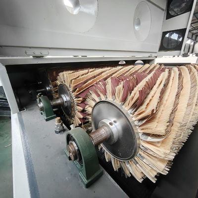 Macchina di lucidatura per mobili a quattro rulli con 1600 kg di peso e facile funzionamento