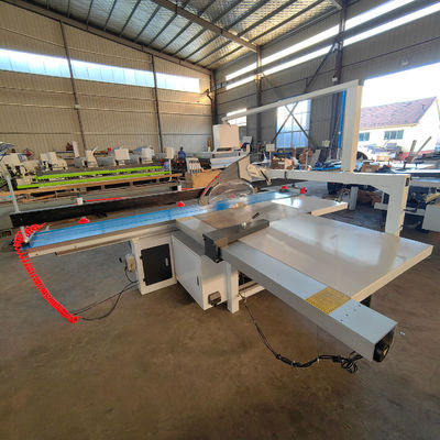 Velocità di punteggio 8000 r/min CNC-6132 Seghe a tavola scorrevole a doppia lama per lavori di costruzione