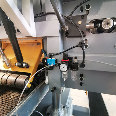 11KW-22KW Potenza del motore principale MJ400 Legno di taglio a banda orizzontale sega macchina con ruote