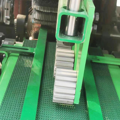 Macchina di levigatura automatica avanzata a blocchi di legno a quattro lati con rullo a doppia pressione