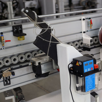 5KW Semi-J Rough Milling Automatic Edge Banding Machine per la produzione di porte per armadi