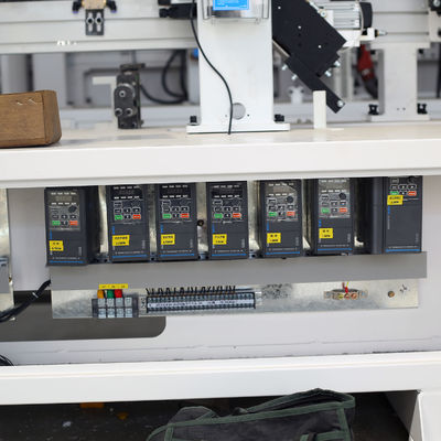 5KW Semi-J Rough Milling Automatic Edge Banding Machine per la produzione di porte per armadi