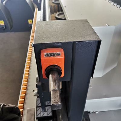 Macchina di lucidatura automatica per le superfici lisce di legno