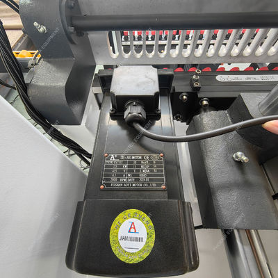 Rivoluzionate il vostro processo di lavorazione del legno con una macchina avanzata a tre teste