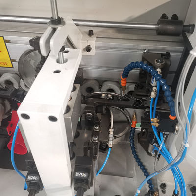 Negozi di materiali da costruzione Legno Compatto Edge Bander con 5 funzioni in potenza di 5,92kW