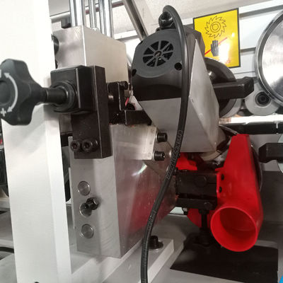 Negozi di materiali da costruzione Legno Compatto Edge Bander con 5 funzioni in potenza di 5,92kW