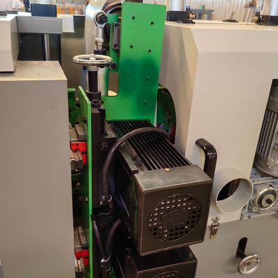 380V Legneria Tagliatrice di fresatura Quattro lati di sabbia macchina per la rimozione della borsa di legno