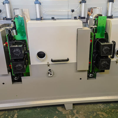 380V Legneria Tagliatrice di fresatura Quattro lati di sabbia macchina per la rimozione della borsa di legno