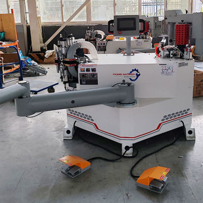 Fabbricazione di mobili per la lavorazione del legno e della legna