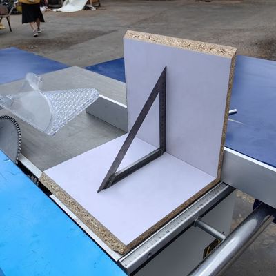 5.5KW Macchine per la lavorazione del legno lame a doppia sega Tavola scorrevole sega per 45 90 gradi tagli