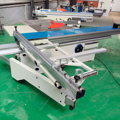 3200*425mm Tavola scorrevole Lunghezza * Larghezza F45N Legnageria CNC Seghe di precisione 45 gradi