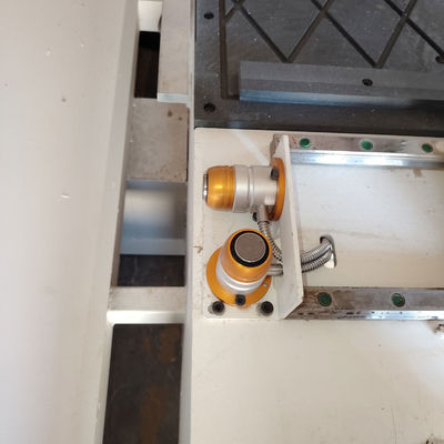 Pressione dell'aria 0,6Mpa Legname fresatura CNC Armadio senza maniglia Centro di elaborazione integrato per porte Armadi murali