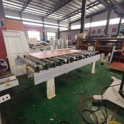 Apparecchiature di trasporto automatiche in acciaio inossidabile per la produzione di porte in legno