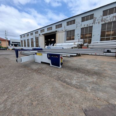 Serratura a tavola scorrevole automatica per il taglio del legno compensato