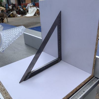 Serratura a tavola scorrevole automatica per il taglio del legno compensato