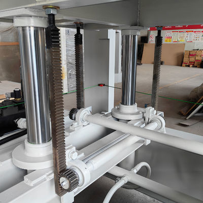 Pressa a caldo idraulica a due strati per la lavorazione del legno da 120 tonnellate con riscaldamento elettrico e olio termico