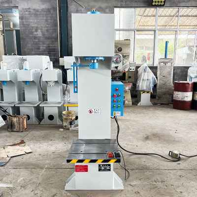 4kW Piccola presse idraulica a braccio singolo da 10 tonnellate per raddrizzare e perforare