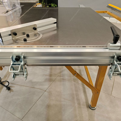 Seghe per taglio a pannelli per la lavorazione del legno con tavolo pieghevole portatile e tecnologia di segatura a scorrere