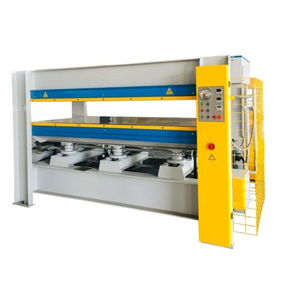 Macchina di stampa a caldo in legno laminato per porte di legno con alta produttività e buona