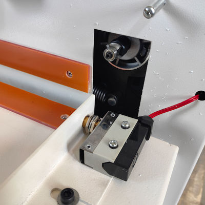 PF30 Macchina per il taglio di angoli per la rivestimento di cartoni MDF a 220V/50HZ