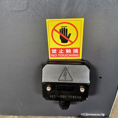 Larghezza di lavoro illimitata Verticale doppio rullo Manico lucidatore 380v/50Hz Voltaggio