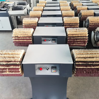 Larghezza di lavoro illimitata Verticale doppio rullo Manico lucidatore 380v/50Hz Voltaggio