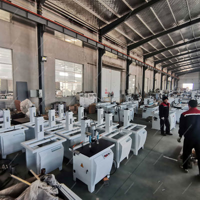 Macchine per la perforazione di porte con foratura a filettatura CNC ad alta precisione