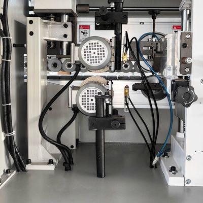 Funzione di incollaggio PM50B Pannelli a base di legno Macchine per la banda di bordo Trimmer Auto Edge Bander con pre-mellaggio