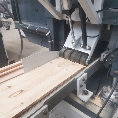 500 mm Seghe a fascia orizzontale di taglio del legno per legno in lamiera 1900 KG Peso 21,12kw Potenza