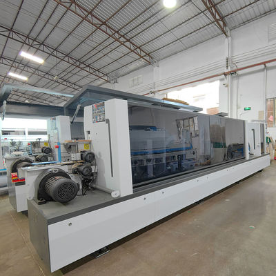Macchine per la lavorazione del legno ad alta precisione CNC per la lavorazione automatica dei nastri di bordo e per la progettazione di armadi