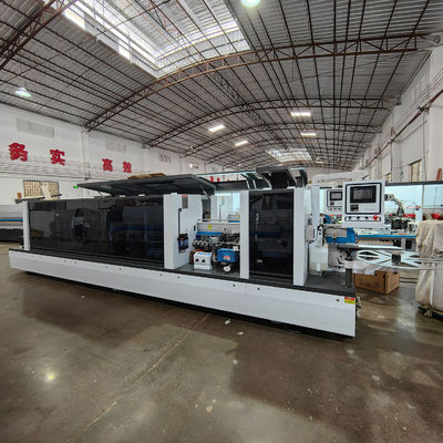 Macchine per la lavorazione del legno ad alta precisione CNC per la lavorazione automatica dei nastri di bordo e per la progettazione di armadi