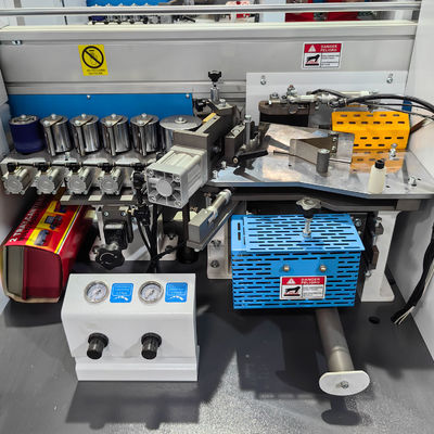 15 m/min Velocità di alimentazione del pannello macchina automatica ad alta velocità per l'elaborazione di nastri per cartoni stratificati
