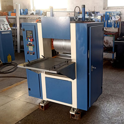 Precisione di alimentazione diretta Regolazione elettrica Macchina di incisione in legno con sollevamento a rulli