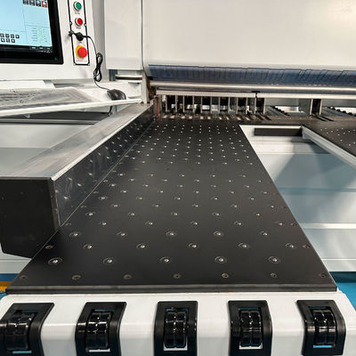 Potente sega a pannello per computer da 30,5 kW con alta velocità e capacità di taglio intelligente
