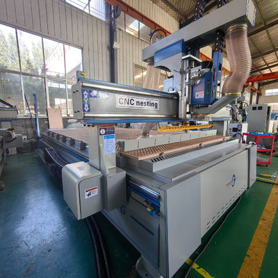 Macchina di taglio completamente automatica per la lavorazione del legno