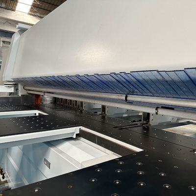 Macchina di taglio a seghe CNC ad alta precisione per l'industria del mobile 5100x6300x1900mm