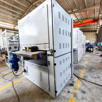 Macchina di levigatura a cintura di precisione completamente automatica per la linea di produzione di lavorazione del legno