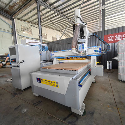 Macchina per il router CNC per la lavorazione del legno con cambio utensili automatico lineare e alta durata