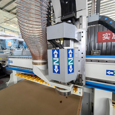 Macchina per il router CNC per la lavorazione del legno con cambio utensili automatico lineare e alta durata