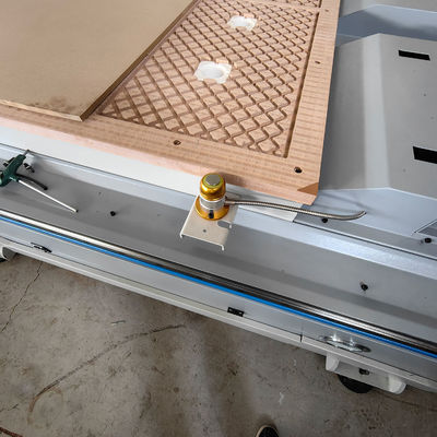 Macchina per il router CNC per la lavorazione del legno con cambio utensili automatico lineare e alta durata