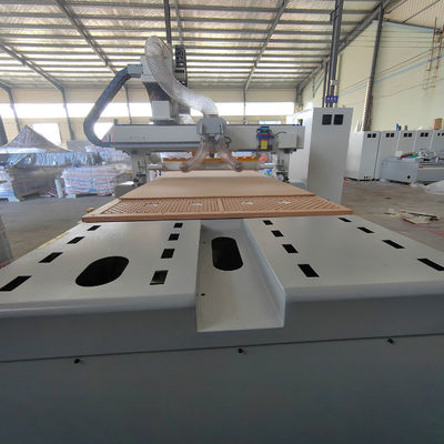 Macchina per il router CNC per la lavorazione del legno con cambio utensili automatico lineare e alta durata