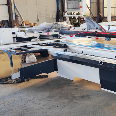 Macchina per segare il legno a tavola scorrevole con stile orizzontale di precisione industriale CNC