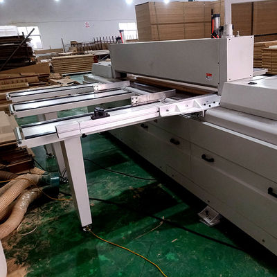 Arredamento a seghe a pannello CNC Soluzione di lavorazione del legno completamente automatica per la lavorazione del legno orizzontale