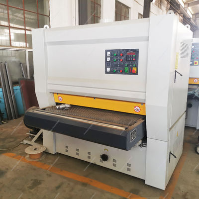 Macchina di levigatura a cintura multifunzionale a pianta di legno CNC doppio tavolo laterale automatico