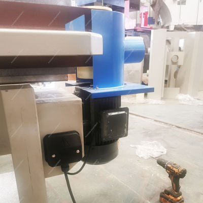 Macchina di levigatura a bordo oscillante di porta per armadi di legno attrezzature avanzate per la lavorazione del legno