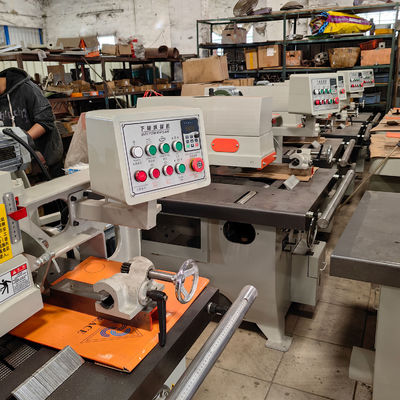 Impianto di fabbricazione seghe a singolo taglio a linea retta con bordo e diametro massimo della lama di 355 mm