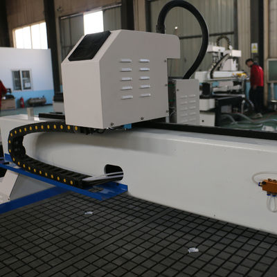 PM1325 Macchina CNC per la lavorazione del legno per la pubblicità con precisione di posizionamento di 0,02 mm
