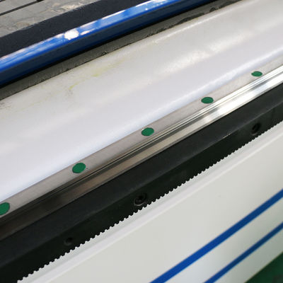 PM1325 Macchina CNC per la lavorazione del legno per la pubblicità con precisione di posizionamento di 0,02 mm
