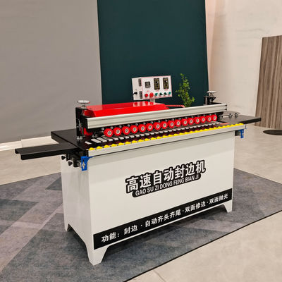 Piccola macchina per la lavorazione del legno con 4 kW di potenza e funzione completamente automatica